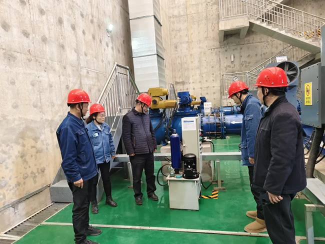 索凌电气新春慰问送关怀,节前安全督导保平安